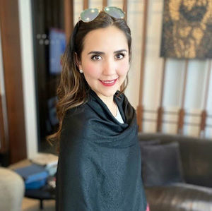 Meet your Posher, Hiromi d.